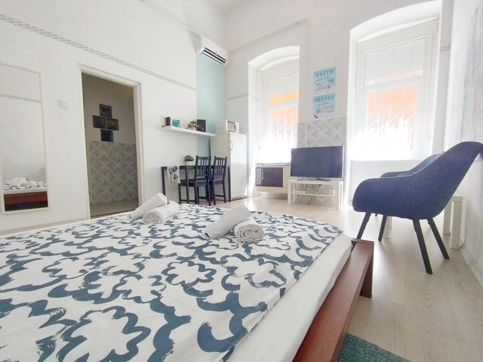 Free Parking Garage! Downtown Apartment Close To New York Cafe Budapeste Exterior foto